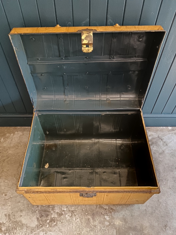 Large Antique Faux-Wood Paint Effect Steamer Trunk (13).jpg